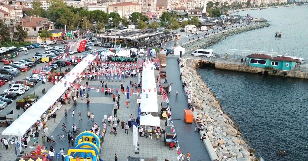Gemlik'te Fethinin 700'üncü yılı nedeniyle düzenlenen kutlamalar, tarihimize ve kültürümüze