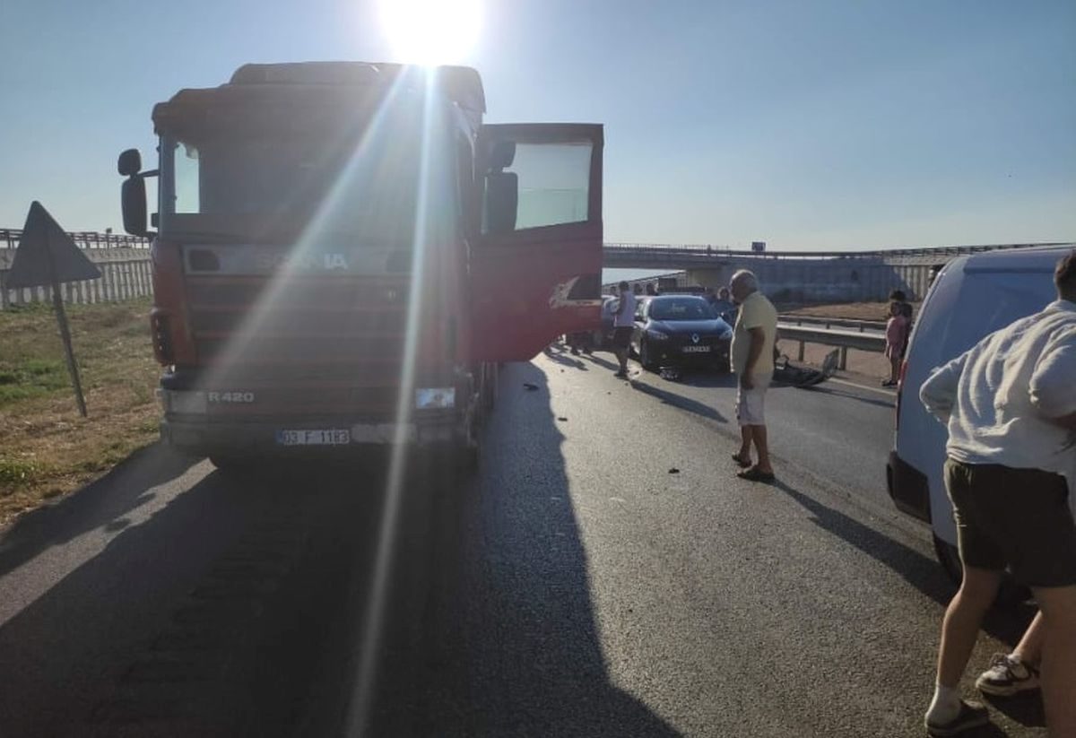 Gölkıyı'nda gerçekleşen zincirleme trafik kazasında 1 kişi yaralandı. Olayla ilgili