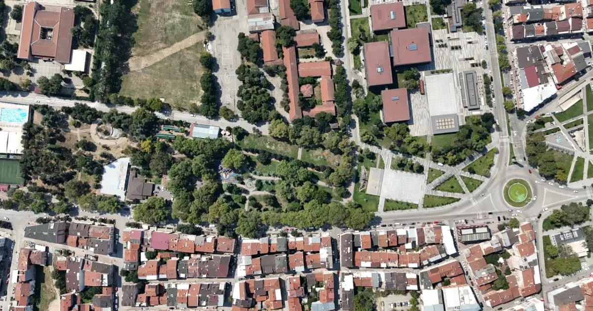 İnegöl Belediyesi'nin yeni meydan projesi, şehre modern ve fonksiyonel yaşam