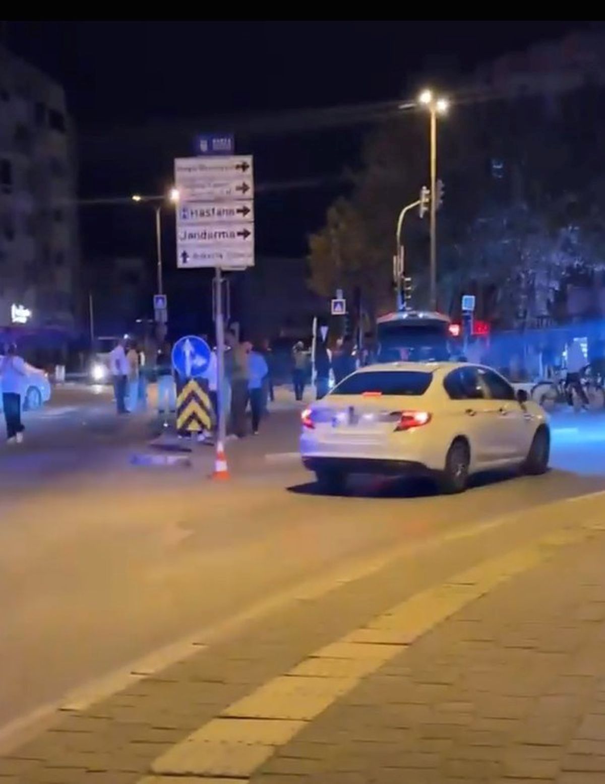 İnegöl'de gerçekleşen araç çarpışmasında 9 kişi yaralandı. Olayla ilgili detaylar