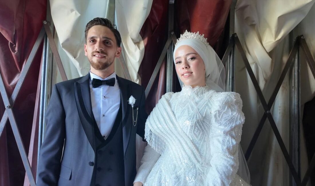 İnegöl'de çiftler, düğün ve maç günleri için şık ve rahat