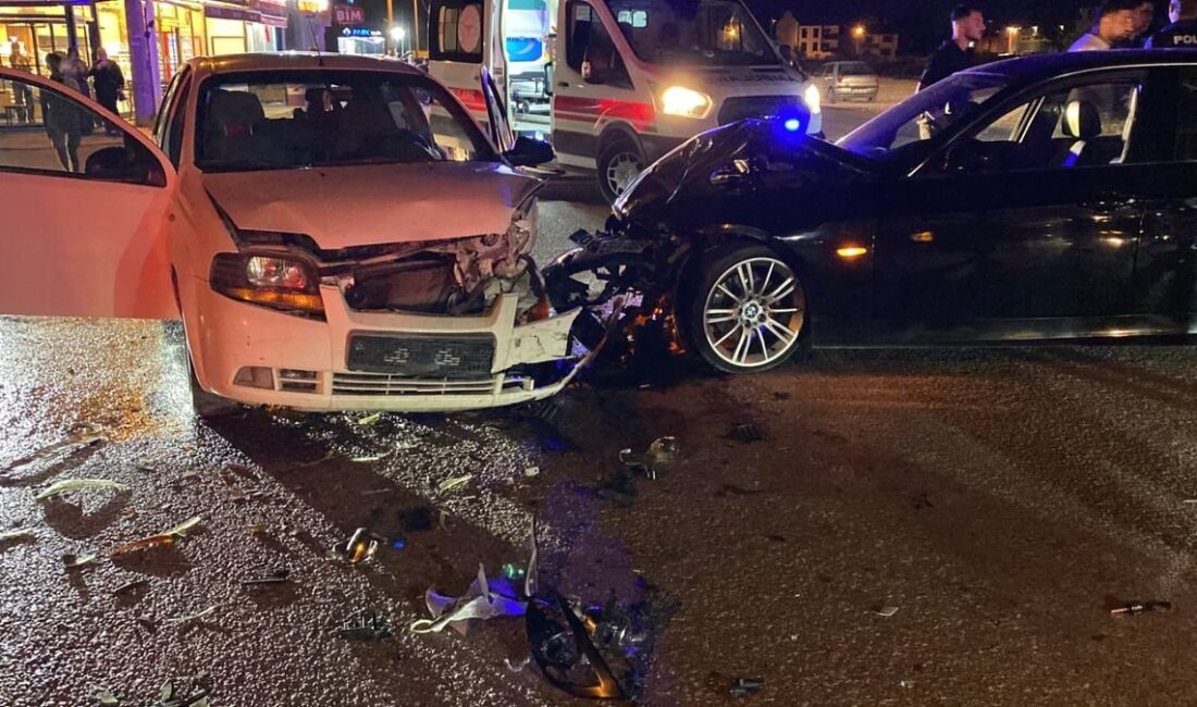 İnegöl'de meydana gelen trafik kazasında 2 kişi yaralandı. Olayla ilgili