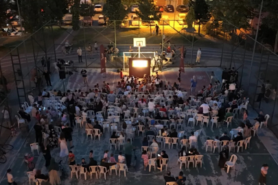 İnegöl’de Geleneksel Gölge Oyunu Sahnesi