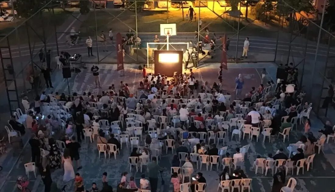 İnegöl’de geleneksel gölge oyunu sahnesinin detayları ve tarihi önemi hakkında