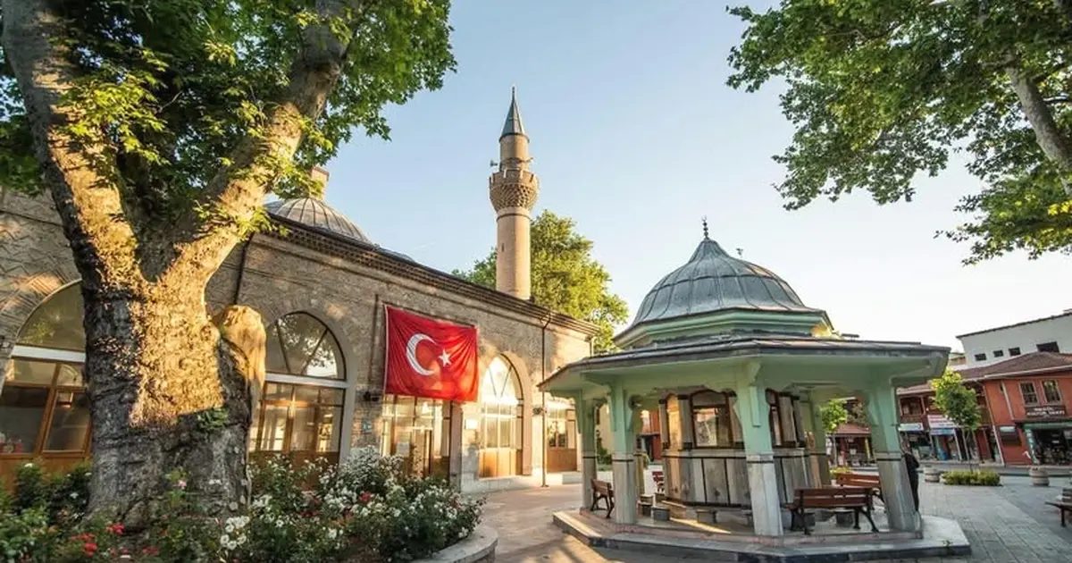 İnegöl'de Mevlid Kandili coşkusunu paylaşıyoruz. Bu anlamlı geceyi ibadet ve