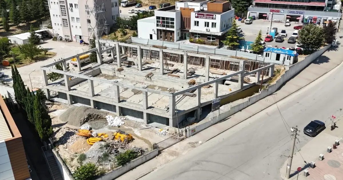İnegöl'de modern yüzme havuzu inşası, kaliteli ve sağlıklı yüzme deneyimi