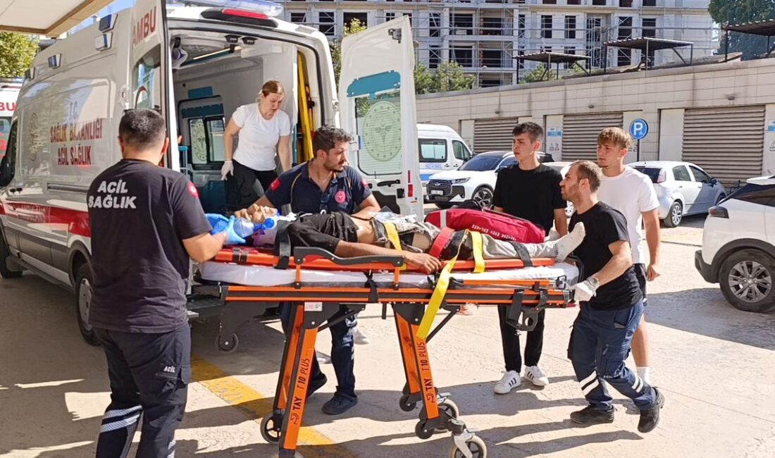İnegöl'de meydana gelen traktör kazasında 15 yaşındaki genç ağır yaralandı.