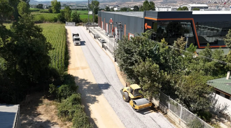 İnegöl’de Ulaşıma Yeni Çözüm: Sathi Kaplama
