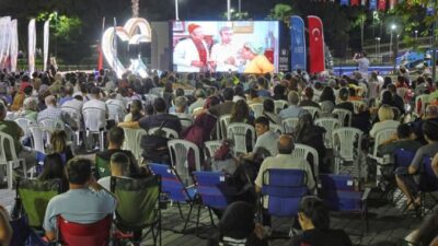 Bursa Büyükşehir Belediyesi tarafından düzenlenen ‘Kültürpark Yeşilçam Sinema Akşamları’, Türk