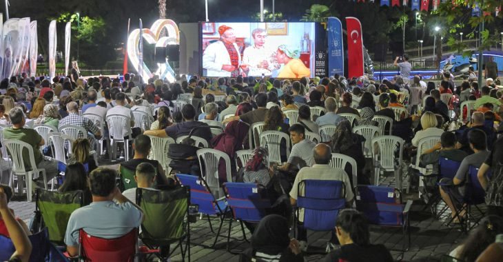 Bursa Büyükşehir Belediyesi tarafından düzenlenen ‘Kültürpark Yeşilçam Sinema Akşamları’, Türk