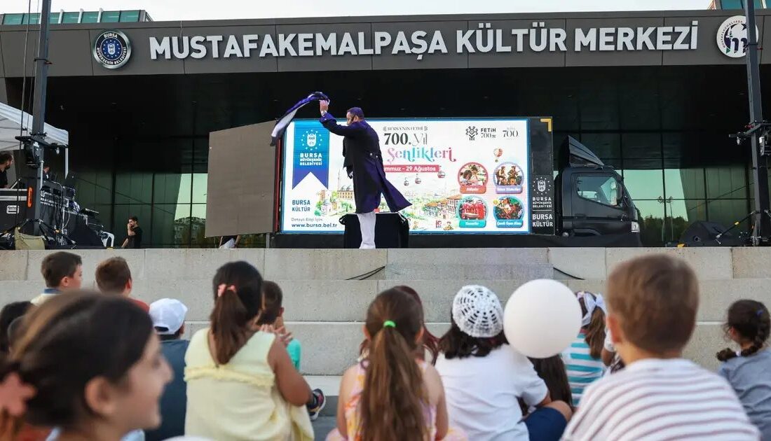 Mustafakemalpaşa'da gerçekleştirilen renkli festival şöleni, kültürel zenginliği ve gelenekleriyle eşsiz