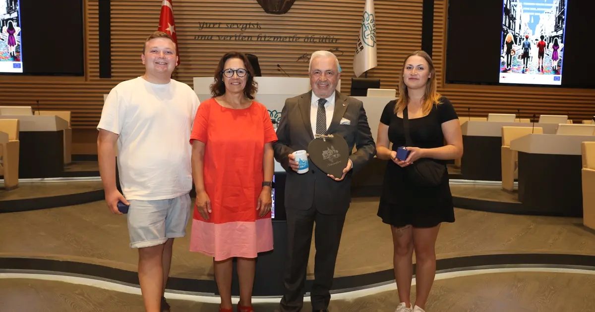 Nilüfer Belediyesi'nin düzenlediği gençlik buluşmasına katılarak, yenilikleri keşfedin ve gençlerin