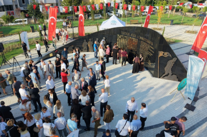 Nilüfer’de Şehitlere Saygı Anıtı Açıldı
