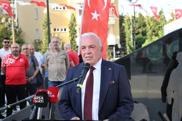 Nilüfer’de Şehitlere Saygı Anıtı Açıldı