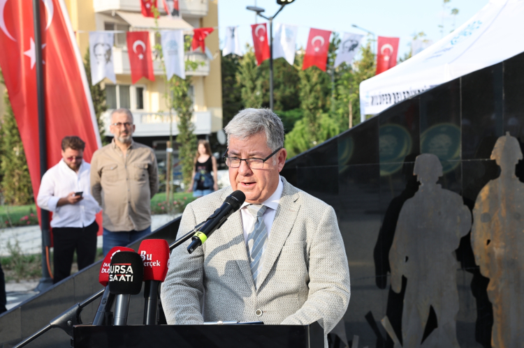 Nilüfer’de Şehitlere Saygı Anıtı Açıldı