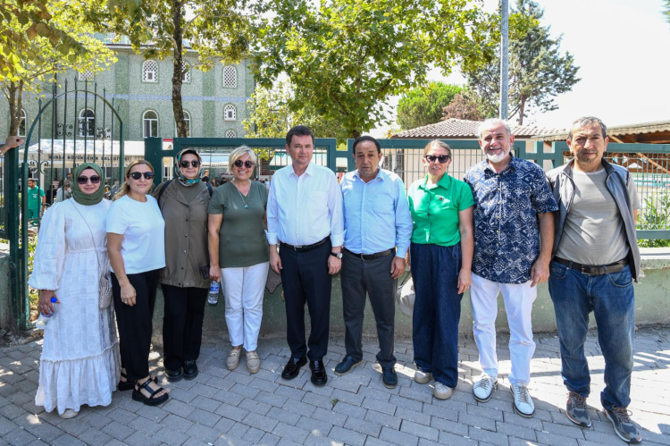 Osmangazi’de vatandaşlar cami çıkışında buluştu