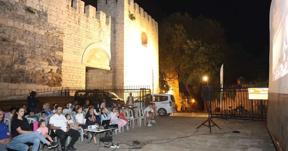Osmangazi'de yaz film gösterimleri başladı. Yaz aylarında unutulmaz anlar yaşamak