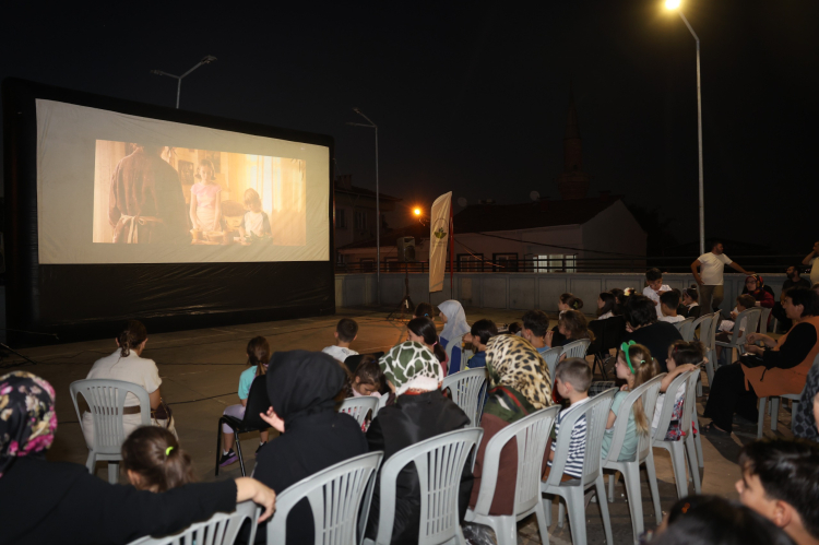 Osmangazi'de Yaz Film Gösterimleri Heyecanı