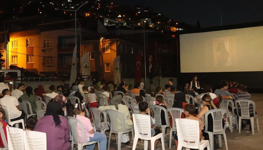 Osmangazi'de yaz film gösterimleri heyecanı başladı. Kaliteli film deneyimi ve