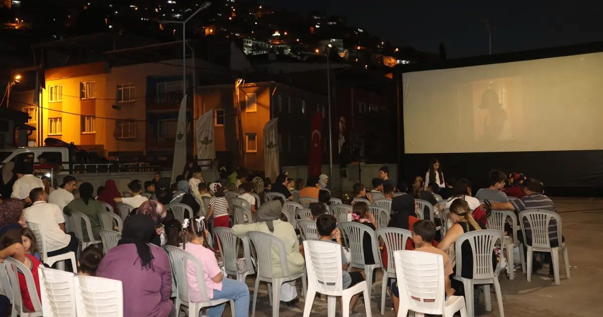 Osmangazi'de yaz film gösterimleri heyecanı başladı. Kaliteli film deneyimi ve