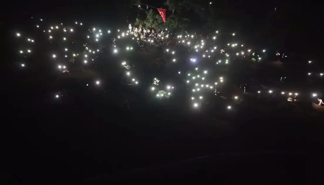 Yenişehir'de düzenlenen gökyüzü gözlem etkinliğine katılarak astronomi tutkunlarıyla birlikte yıldızları