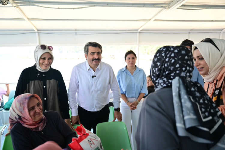 Yıldırım Belediyesi Kadınlara Mavi Tur Düzenledi