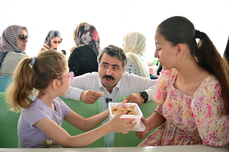 Yıldırım Belediyesi Kadınlara Mavi Tur Düzenledi