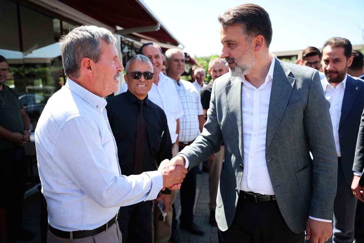 Bursa Büyükşehir Belediyesi'miz, muhtarlar toplantısıyla mahalle temsilcileriyle bir araya gelerek