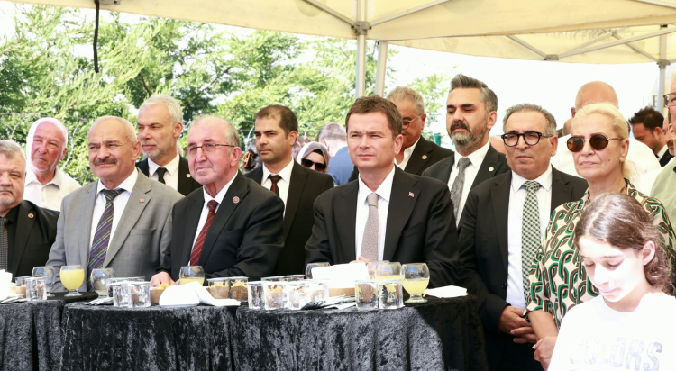 Bursa Emek Mahallesi'nde Yeni Pazar Alanı Açıldı