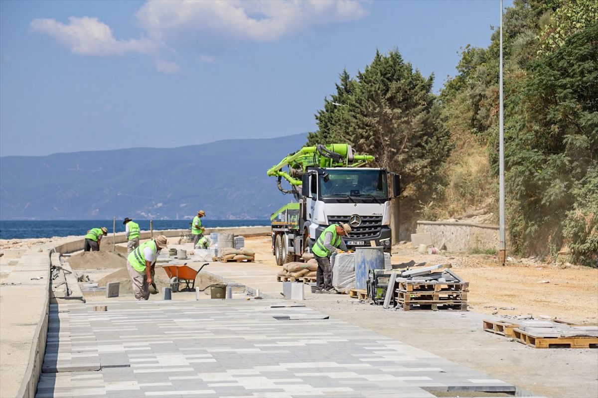 Bursa Gemlik'te sahil yolu yenileniyor. Güncel gelişmeler ve detaylar için