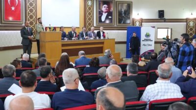 Bursa İnegöl'de muhtarlar toplantısı gerçekleştirildi. Toplantı değerlendirmeleri ve ilçedeki güncel