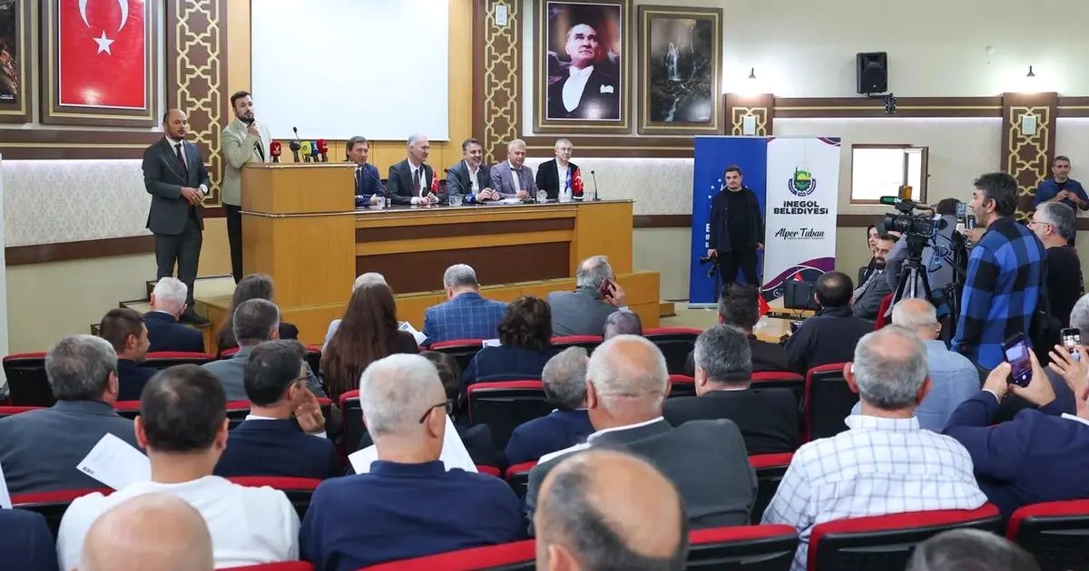 Bursa İnegöl'de muhtarlar toplantısı gerçekleştirildi. Toplantı değerlendirmeleri ve ilçedeki güncel
