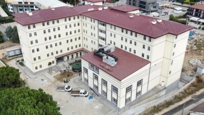 Bursa İnegöl'de yeni öğrenci yurdu inşaatında çalışmalar sona yaklaşıyor. Güvenli