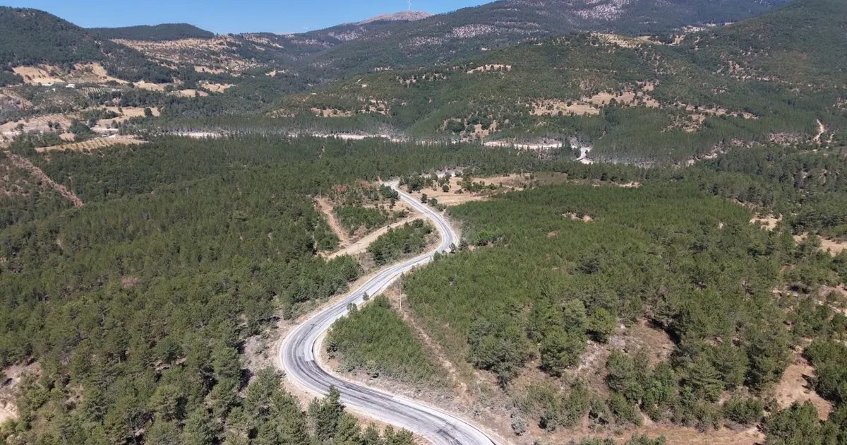 Bursa Keles'te yol çalışmalarında hız kazanıldı. Yeni projelerle ulaşım altyapısı