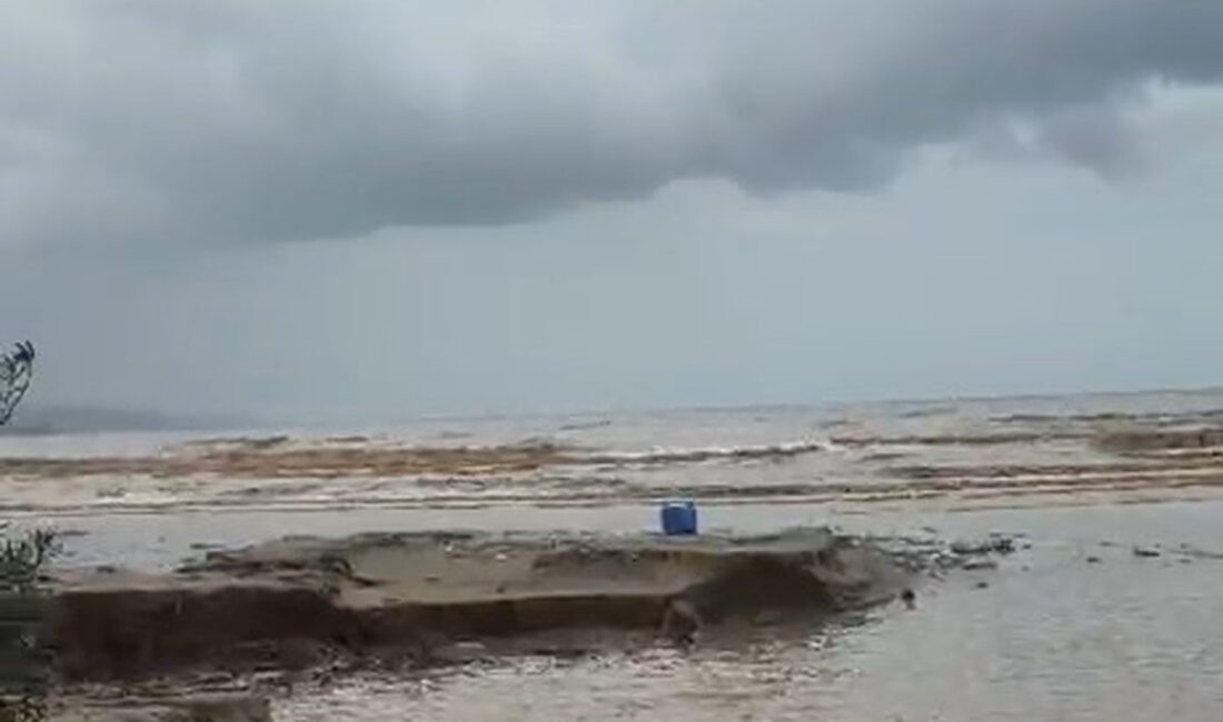 Bursa Mudanya'da şiddetli sağanak nedeniyle 4 kişi kurtarıldı. Detaylar ve