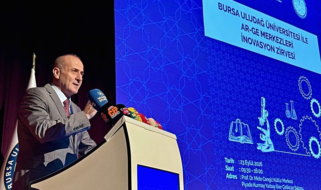 Bursa Uludağ Üniversitesi'nde düzenlenen İnovasyon Zirvesi, yenilikçilik ve girişimcilik alanında