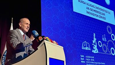 Bursa Uludağ Üniversitesi'nde düzenlenen İnovasyon Zirvesi, yenilikçilik ve girişimcilik alanında