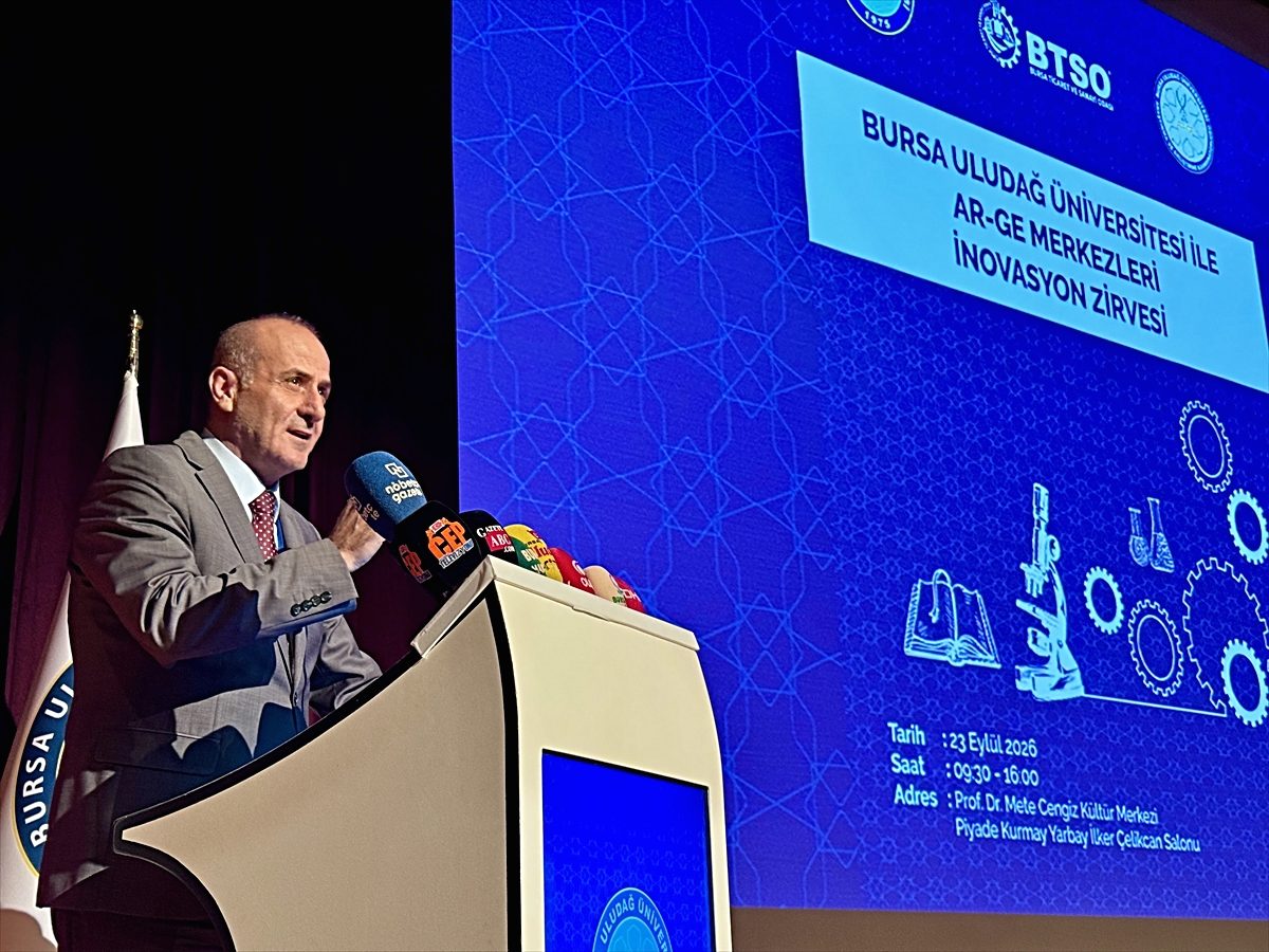 Bursa Uludağ Üniversitesi'nde düzenlenen İnovasyon Zirvesi, yenilikçilik ve girişimcilik alanında
