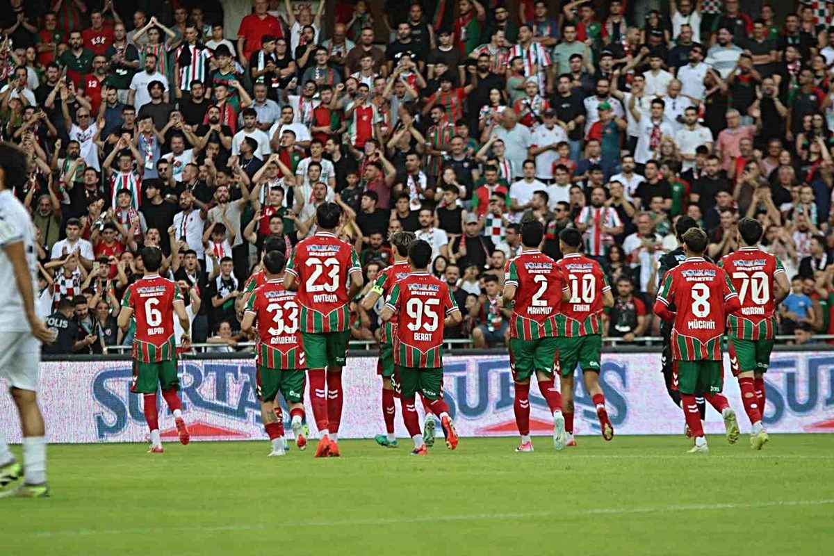 Bursa Yıldırımspor ve Karşıyaka takımları arasındaki önemli karşılaşma Pazartesi günü