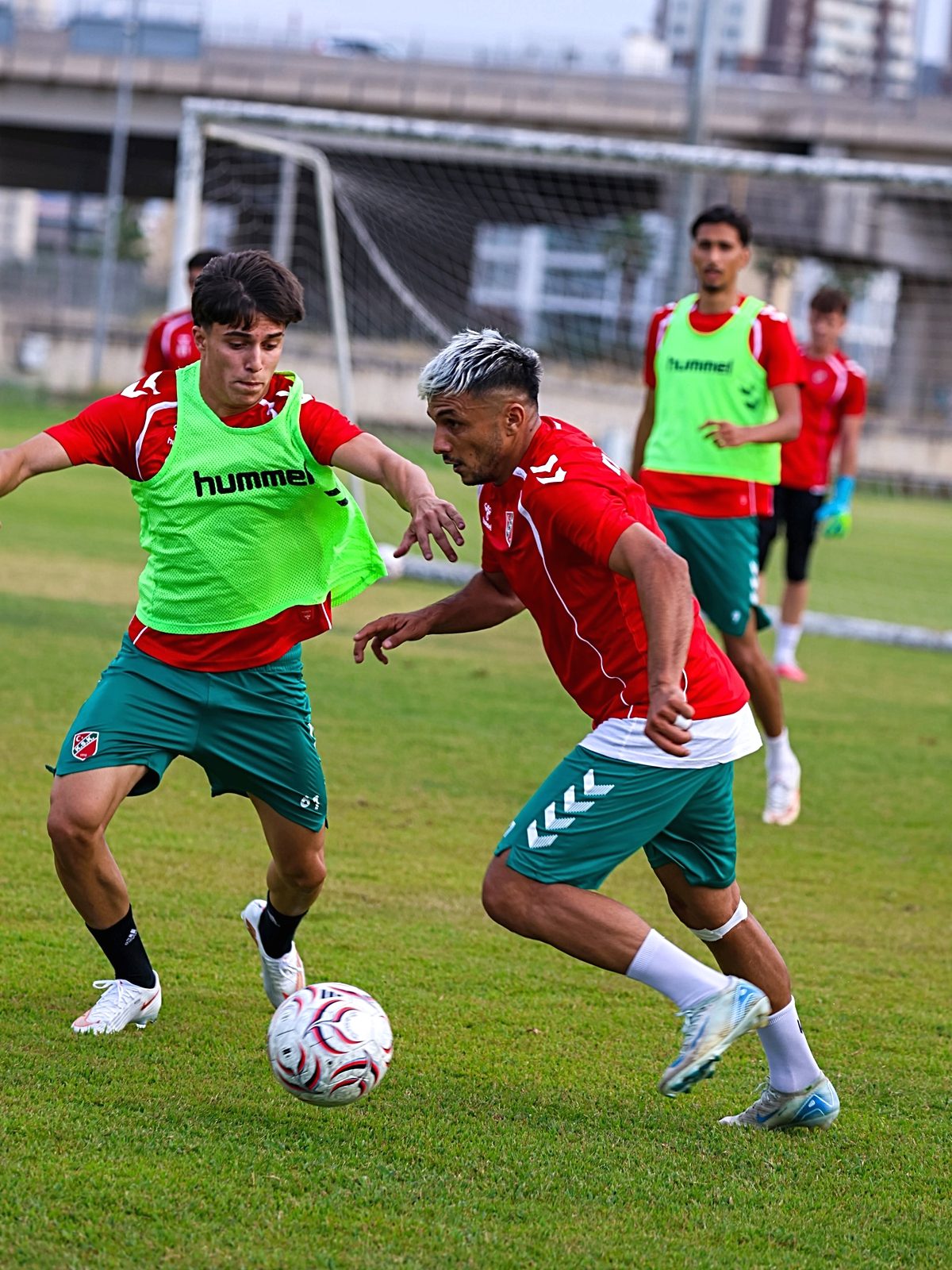 Bursa Yıldırımspor, Karşıyaka'yı konuk ediyor. Bu önemli maç hakkında güncel