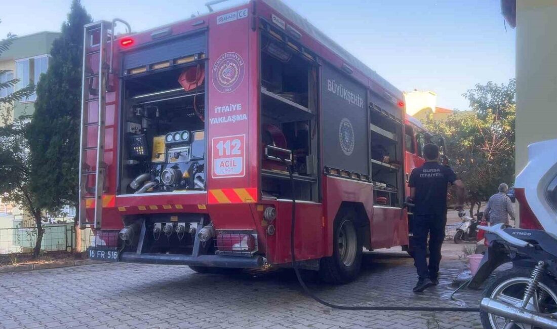 Bursa'da apartman garajında çıkan yangınla ilgili detaylar, itfaiye çalışmaları ve