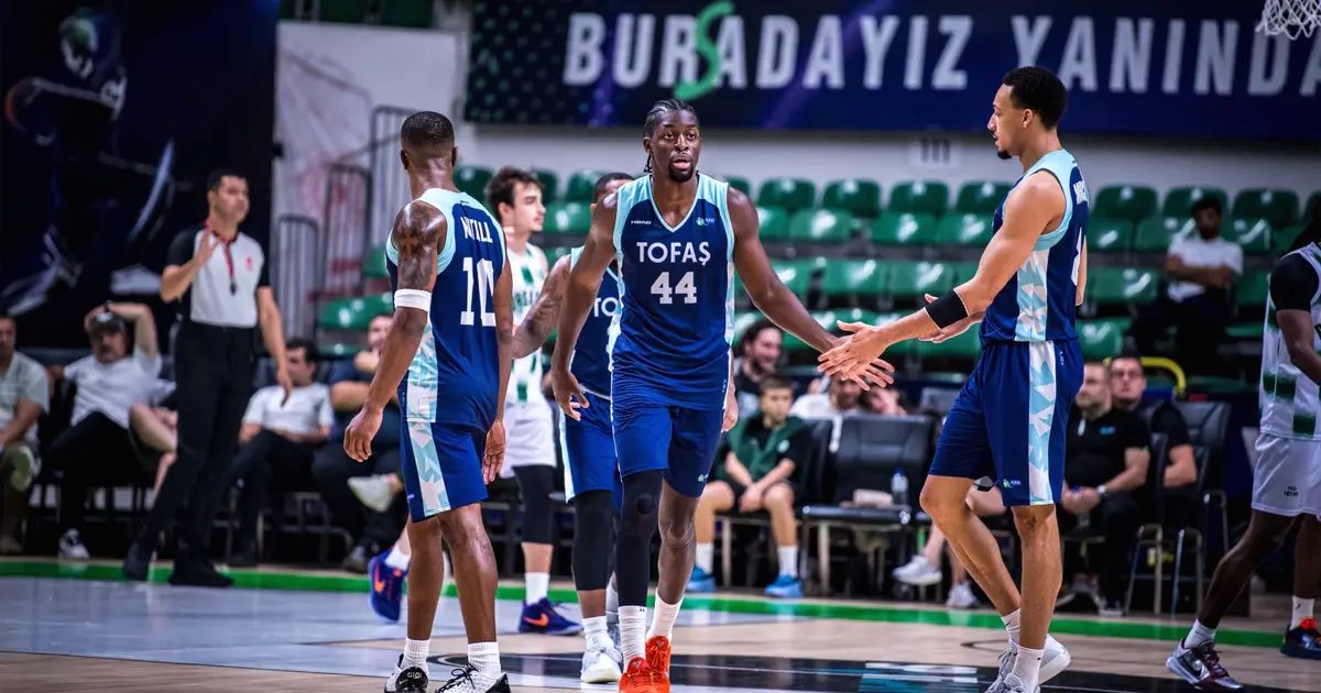 Bursa'da düzenlenen basketbol turnuvasında heyecan dorukta. Takımların mücadeleleri ve canlı