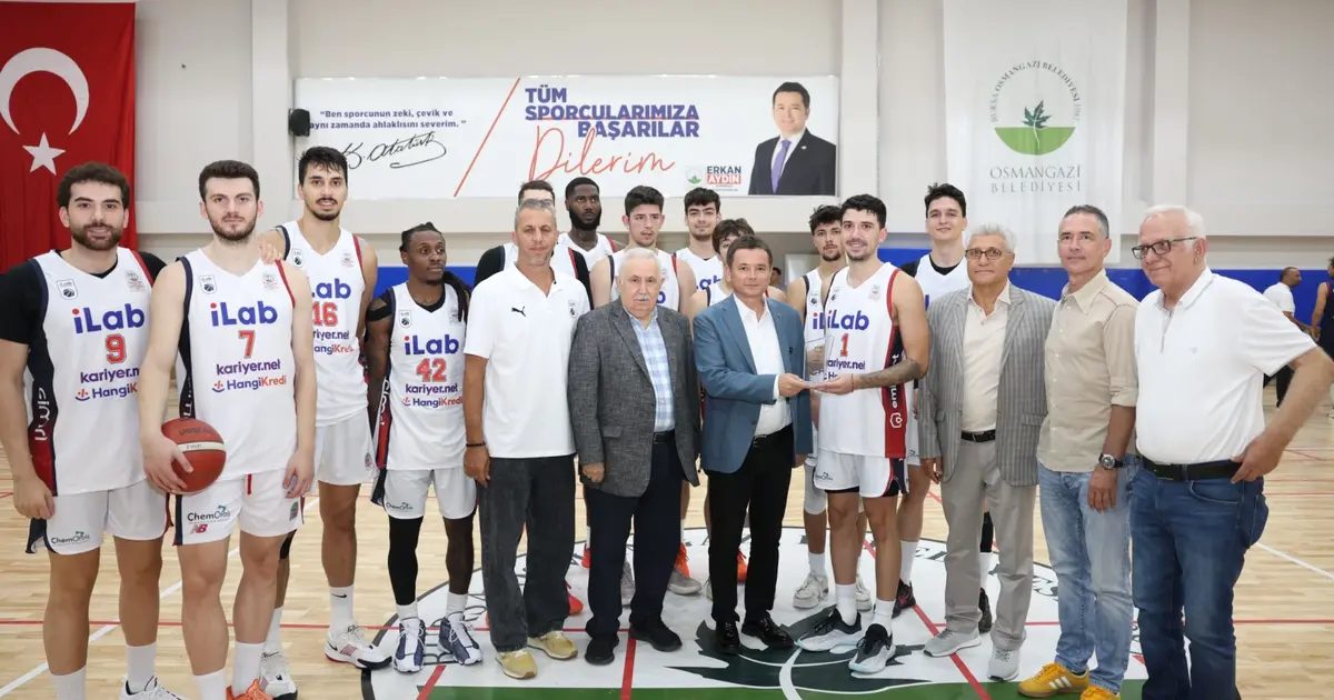 Bursa'da düzenlenen basketbol turnuvası başarıyla tamamlandı. Takımlar ve oyuncular tarafından