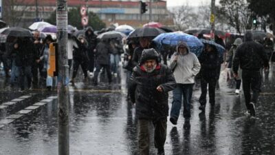 Bursa'da gerçekleştirilen Borsa ve Sanayi Zirvesi, ekonomiye yön veren sektör