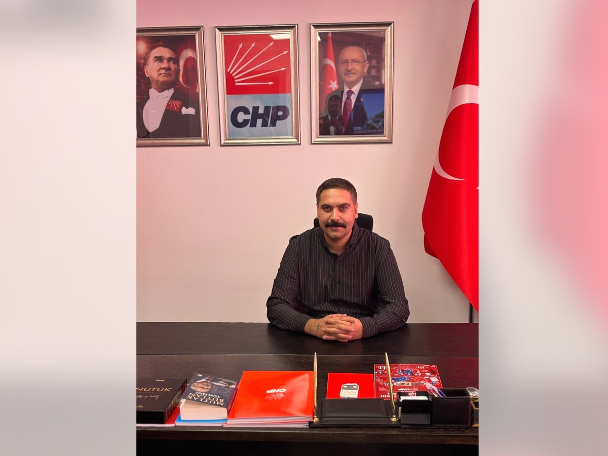 Bursa'da CHP kurultayında yaşanan anlaşmazlıklar detaylarıyla ele alınıyor. Parti içi