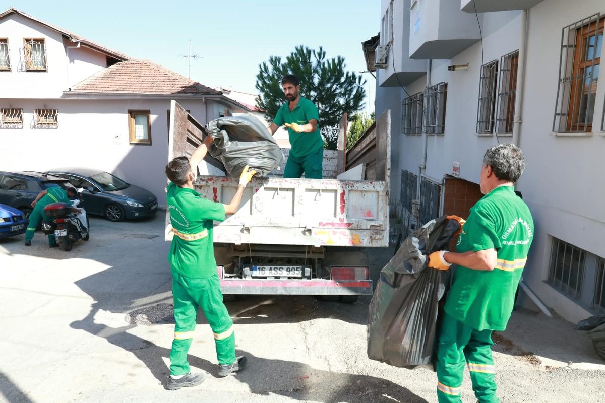 Bursa'da çöp evi temizliği gerçekleştirildi. Temizlik sürecimizle ilgili detaylar ve