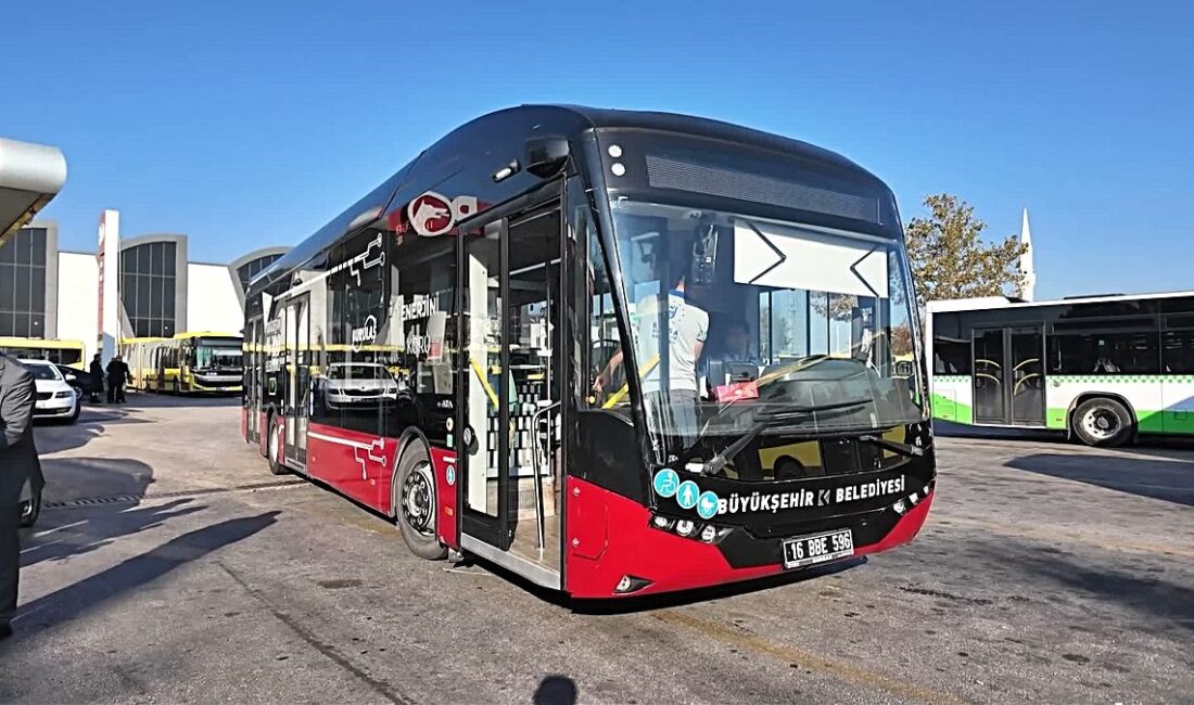 Bursa'da elektrikli otobüs dönüşüm süreci başlamış olup, şehir ulaşımında çevre