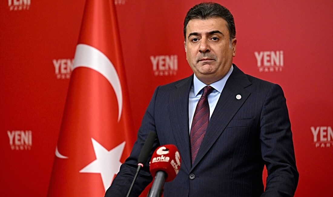 Bursa'da düzenlenen emekli buluşması, yoğun katılım ve ilgiyle gerçekleşti. Etkinlik,