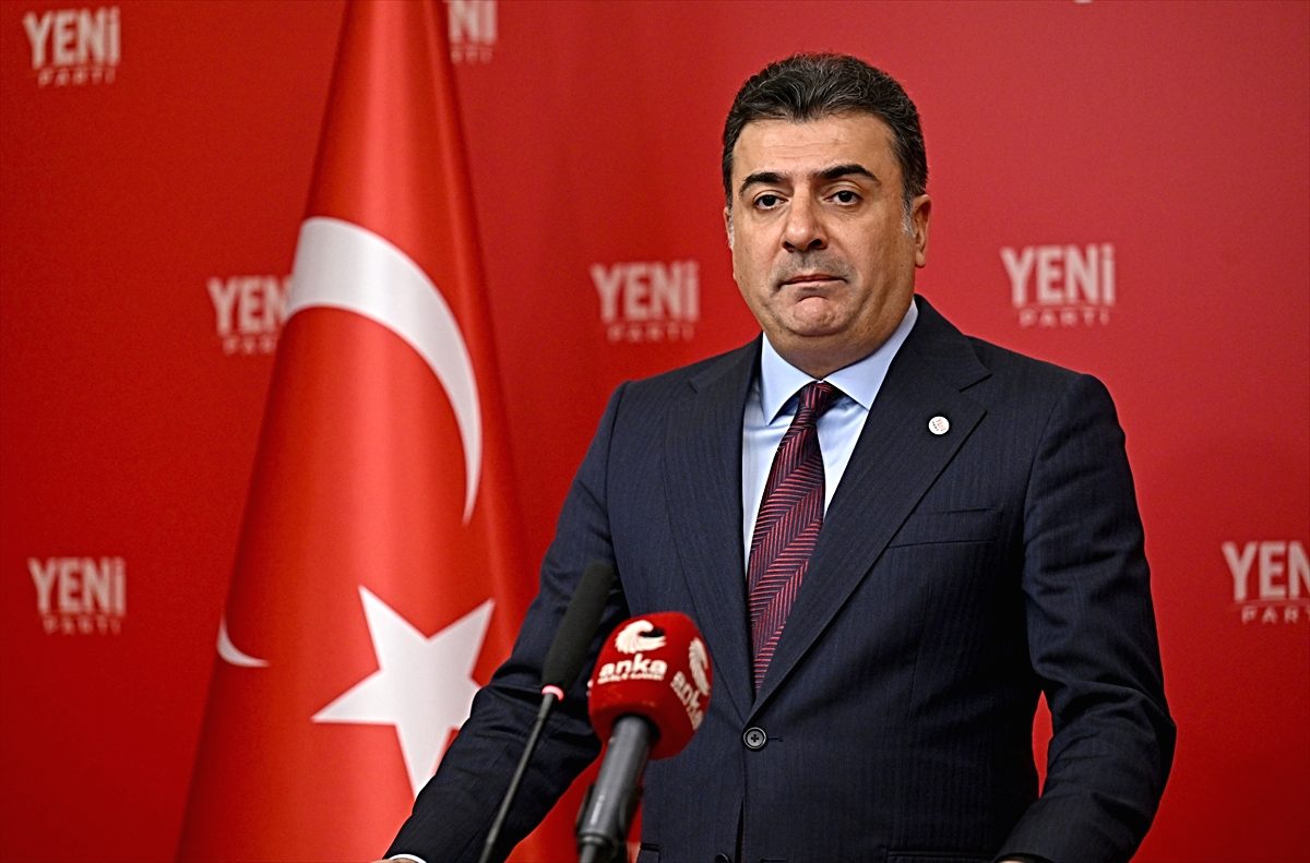 Bursa'da düzenlenen emekli buluşması, yoğun katılım ve ilgiyle gerçekleşti. Etkinlik,