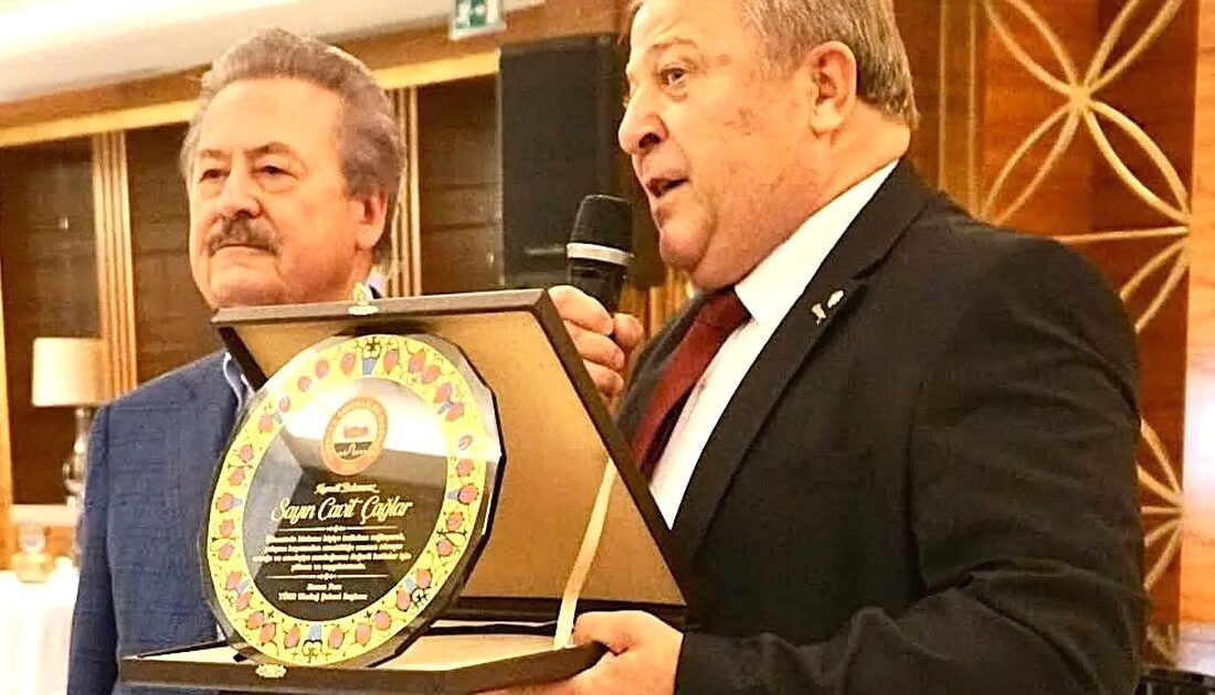 Bursa'da Emekliler Derneği ve Cavit Çağlar hakkında detaylı bilgi, faaliyetler